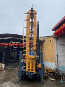 crawler-type drilling machinery 300S